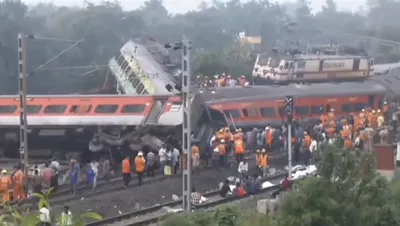 Почти 300 погибших: почему столкнулись три поезда в Индии, кто виноват