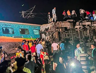 Жуткий момент: кровавое столкновение поездов в Индии унесло сотни жизней  (Видео) - Городской портал Сочи | Sochi24.tv - Все новости города