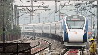 При столкновении трех поездов в Индии погибли почти 300 человек -  Российская газета
