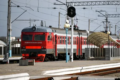 Желающих попасть в Крым так много, что сегодня туда запускают поезда  пониженного класса - Москвич Mag