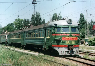 Почему поезда в СССР были зелёными, а сейчас нет | Из точки А в точку Б |  Дзен