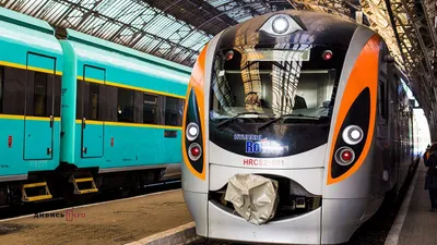 Поезда из Украины в Польшу - Укрзализныця запускает новые рейсы в Перемышль  и Варшаву - Закордон
