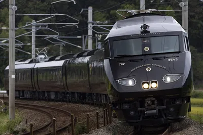Обзоры — Обзор быстрейшего японского поезда-пули Shinkansen — едет 300 км/ч!