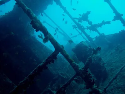 Затонувшие корабли под водой