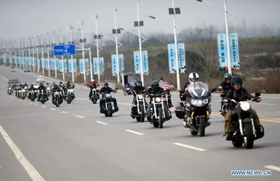 Впереди времени: Захватывающие фото полицейских мотоциклов