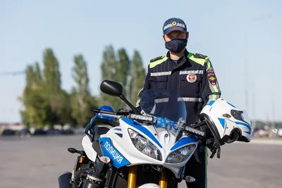 Фотография полицейского мотоцикла в формате gif