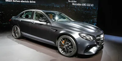 Mercedes показал уникальный S-Class