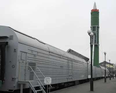 Файл:Боевой железнодорожный ракетный комплекс БЖРК 15П961 Молодец (2) -  edited.jpg — Википедия