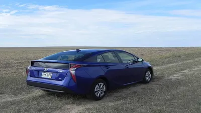 Video Review: Decent Handling in a Toyota Prius? Yes, the New One - The New  York Times