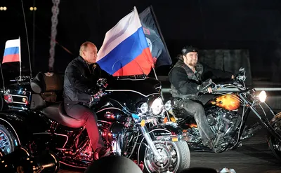 Путин на мотоцикле: новые изображения в качестве обоев