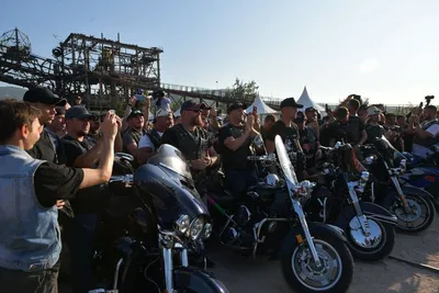 Фото Путина на мотоцикле: знак силы и авторитета