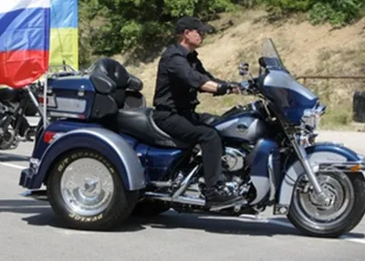 Изображение Путина на мотоцикле - бесплатно для android и ios!