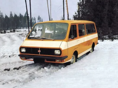 Автобус особо малого класса (4Х2) РАФ-2203 «Латвия». Автолегенды СССР