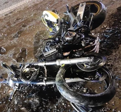 Разрушенные мотоциклы на фото: потрясающие кадры хаоса