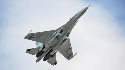 Британская разведка: Россия с осторожностью применяет против Украины  новейший истребитель Су-57. Что это за самолет - BBC News Русская служба