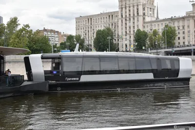 Астраханцы едва помещаются в речной трамвайчик. Видео | АРБУЗ