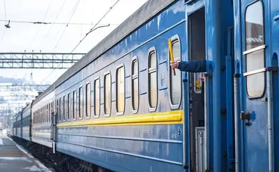 В чём отличия купе и плацкартного места в поезде: цены, место, габаритные  грузы — Яндекс Путешествия о разнице между купе и плацкартой
