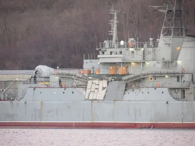 Ремонт военного корабля стоковое изображение. изображение насчитывающей  ремонт - 106891971