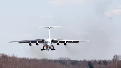 Российские самолеты доставили более 40 тонн подарков сирийским детям -  AEX.RU