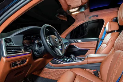 Полностью новый салон в BMW X7 от Eastline Garage. Натуральная кожа,  алькантара, перетяжка сидений, дверей, комплект кожаных ковров.