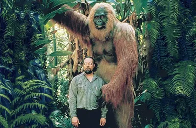 Видео: Самая большая обезьяна на планете ростом 4 метра и весом в полтонны