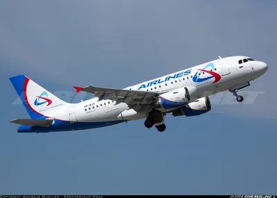 Модель самолета Арсенал RA3190001 Airbus A319 Аврора 1:100