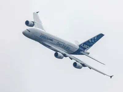 Представлен роскошный самолет Airbus А380 компании Emirates Airlines