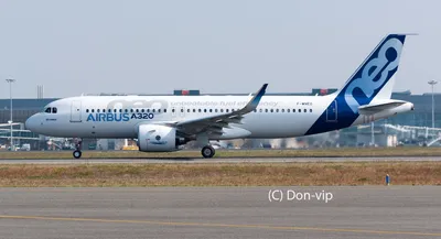 Самолет Airbus A320 Авиакомпании Aegean Airlines В Аэропорту Гамбурга В  Германии — стоковые фотографии и другие картинки Аэробус A320 - iStock
