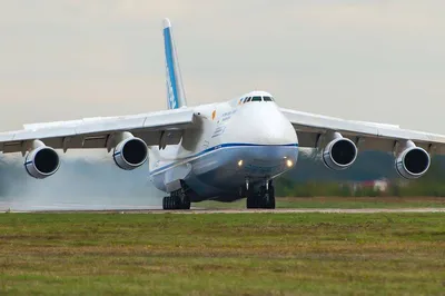 В аэропорту Казани детям организовали экскурсию на самый большой в мире  серийный транспортный самолет Ан-124 «Руслан» - KP.RU