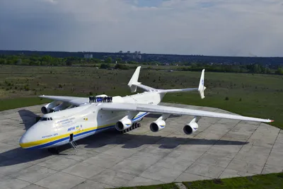 Миша, Рая и я»: Ан-225 \"Мрия\" в Международном аэропорту Алматы —  «Грузовики, автобусы, спецтехника» на DRIVE2