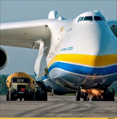 🥺\"Мрию\" не уничтожить! Украина начала восстановление легендарного самолета  АН-225 \"Мрия\" - YouTube