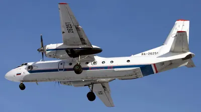 Минобороны: Военно-транспортный самолет Ан-26 впервые в истории России  приземлился на автотрассу - AEX.RU