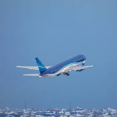 Самолёт AZAL рейса Баку-Дубай совершил внеплановую посадку | 1news.az |  Новости