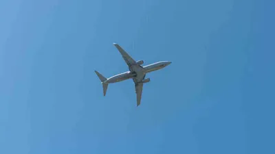 Раскраска Самолет Boeing 787 Dreamliner распечатать или скачать
