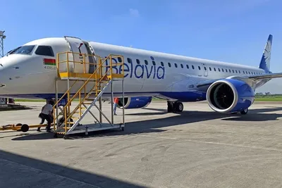 У «Белавиа» появился новейший самолет Embraer E2: как это скажется на  стоимости билетов - KP.RU