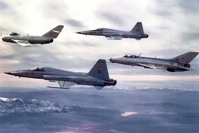 Находили по дыму: как Миг-21 сбивали F-4 Phantom - Российская газета