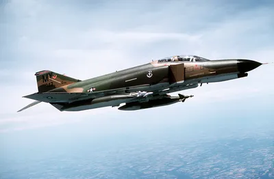 F-4 \"Phantom II\", Истребитель фирмы McDonnell Douglas | Энциклопедия  военной техники