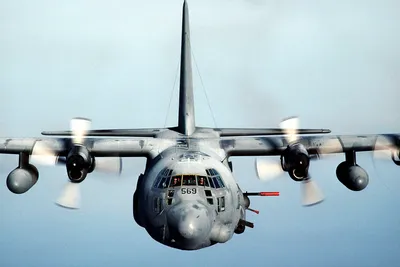 Летающая батарея AC-130 — военный самолет со 105-миллиметровой гаубицей