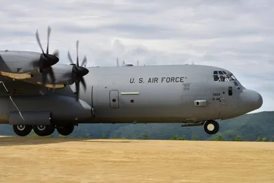 Самолет Usmc C130 Hercules — стоковые фотографии и другие картинки C-130  Геркулес - C-130 Геркулес, Воздушный транспорт, Авиакосмическая  промышленность - iStock