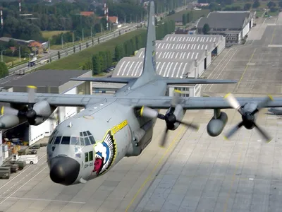 В США изготовили первый из пяти самолетов C-130J-30 Super Hercules для ВВС  Индонезии - Газета.Ru | Новости