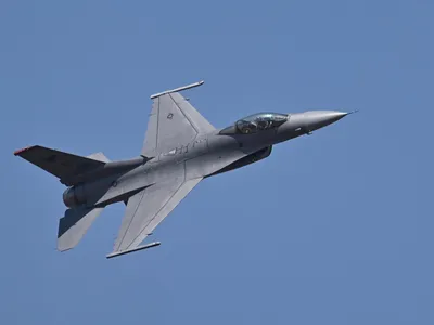 Истребитель F-16. Секрет успеха - YouTube