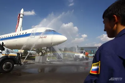 В Архангельске пассажирский Як-42 выкатился за пределы полосы — РБК