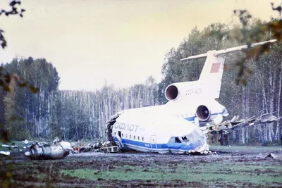 Пассажирский Як-42 принял решение вернуться в Уфу из-за отказа двигателя —  РБК