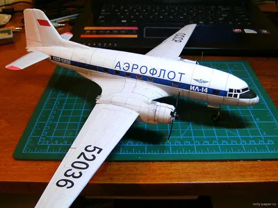 Разные схемы окраски самолёта Ил-14