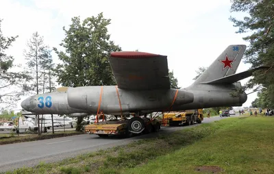 Скульт самолета Ил-28