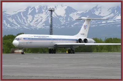 Ил-62 - первый советский реактивный самолёт, способный совершать  межконтинентальные перелёты.
