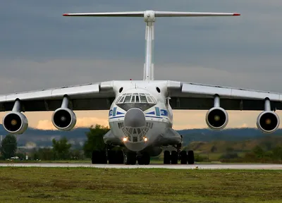 В результате атаки БПЛА на аэропорт Пскова загорелись самолеты Ил-76 - РИА  Новости, 30.08.2023