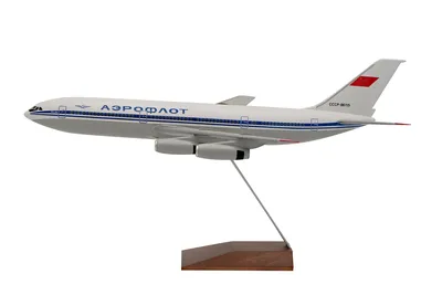 Самолёт Ил-86 в небе, яркое …» — создано в Шедевруме