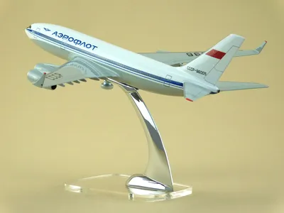 Новый самолет Ил-96-300 совершил первый испытательный полет | Журнал  «Гражданская авиация»