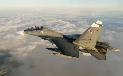 Истребители Су-30СМ и Су-27 сопроводили над Черным морем самолеты США — РБК